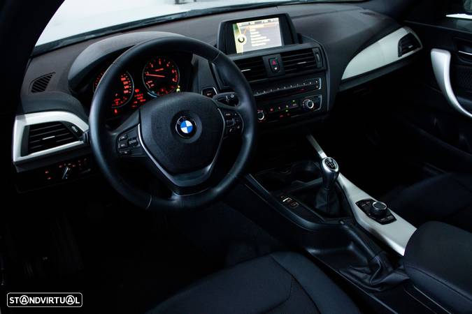 BMW 220 d Line Sport - 32