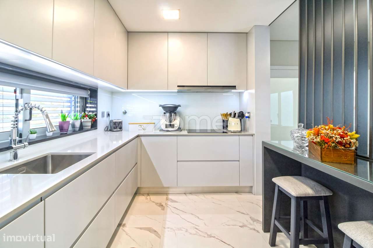 Moradia T3 com Garagem, Jardim e Terraço, em Vila Nova de Gaia - Grande imagem: 4/60