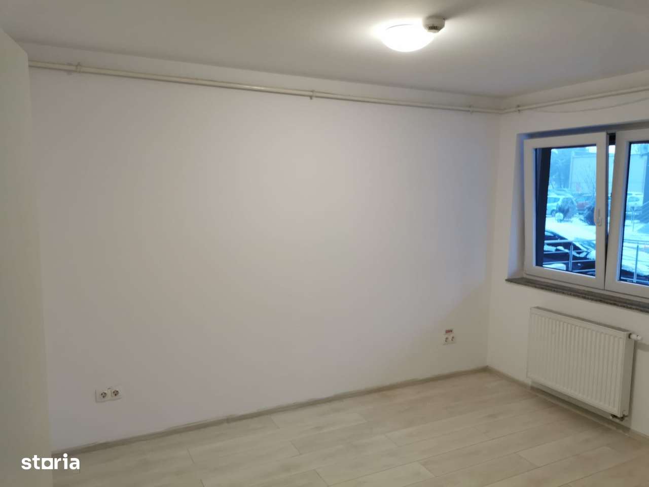 Spatiu comercial de vanzare zona Tractorul bloc nou-7