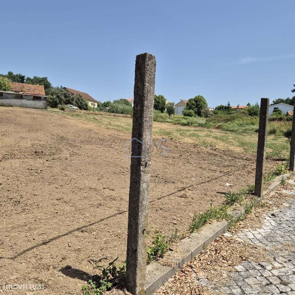 Terreno com viabilidade de construção no centro da vila – Ferreira do-17