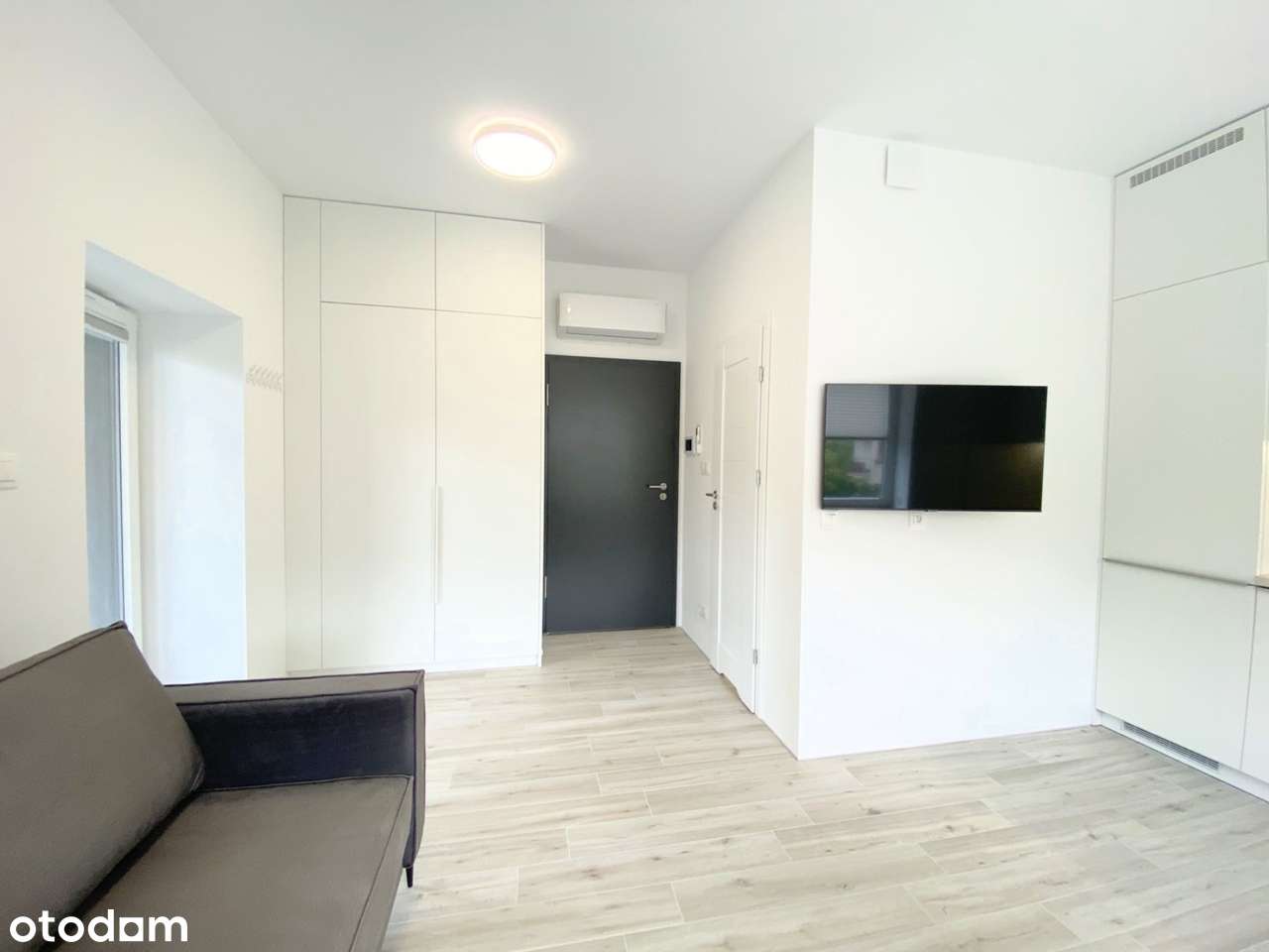 Studio z balkonem, klimatyzacją, parkingiem, komórką, siłownia - Pełny obrazek: 5/17