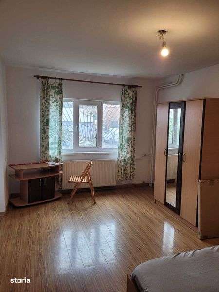 Inchiriez garsoniera zona centrala in Ramnicu Valcea - Imagine principală: 4/5