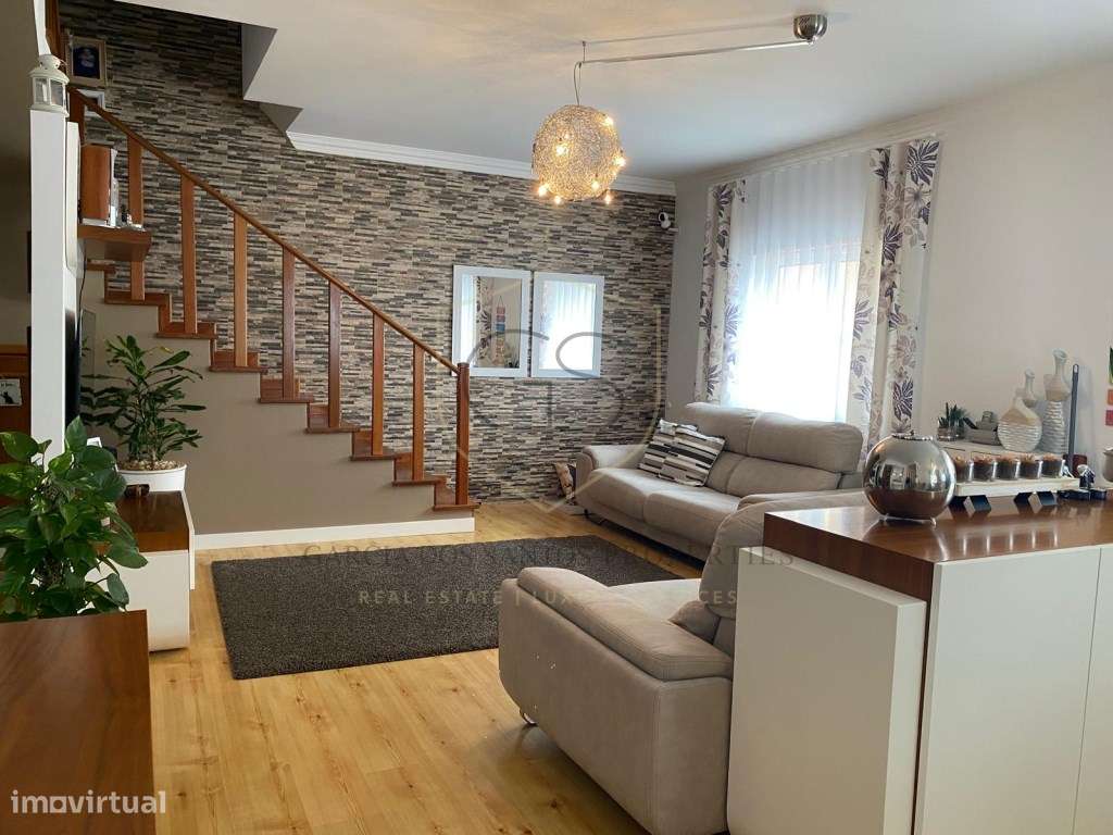 Moradia T3 + 1 Central com 2 Lugares de Garagem e Excelente Localiz... - Grande imagem: 5/19