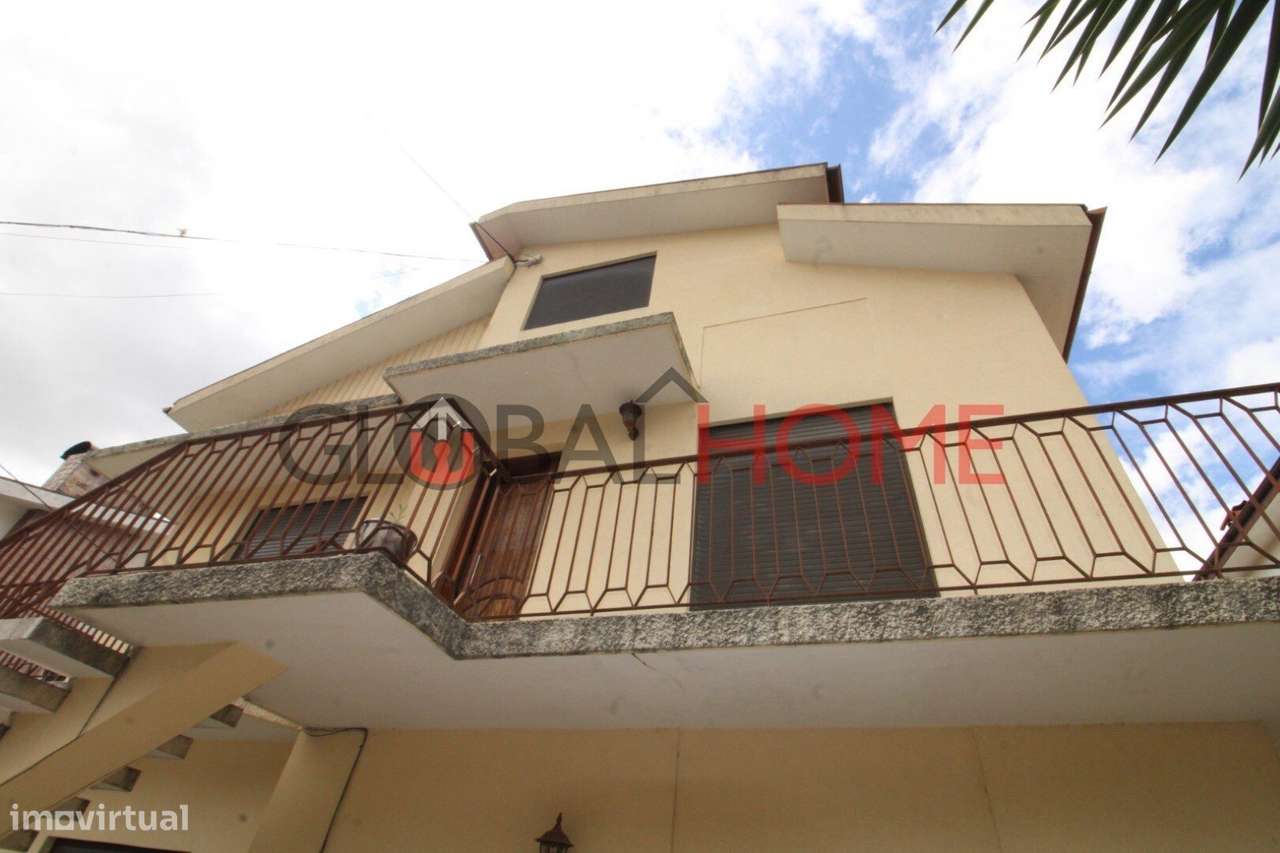 Moradia T5 Bi Familiar em São Pedro da Cova - Grande imagem: 3/48