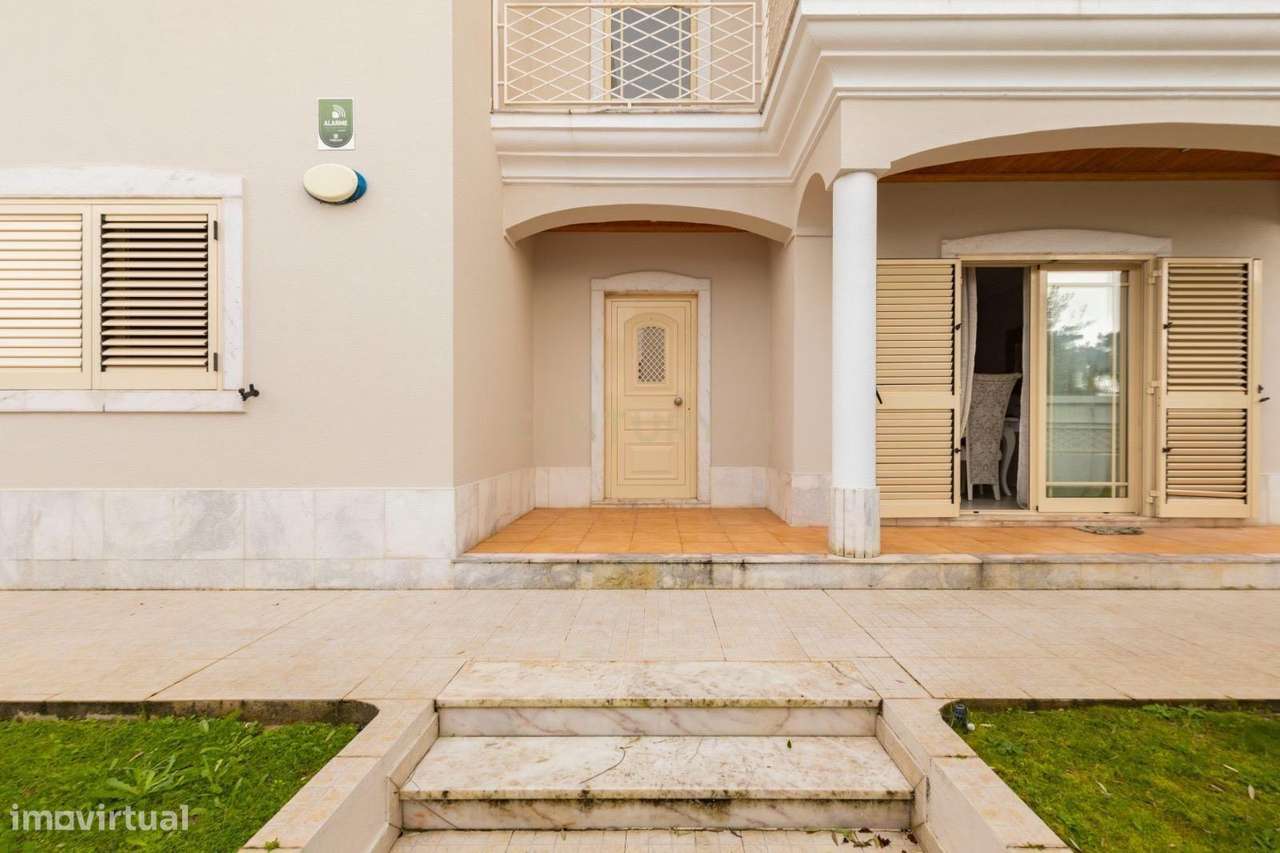 Moradia na Aroeira – Conforto, Elegância e Lazer-7