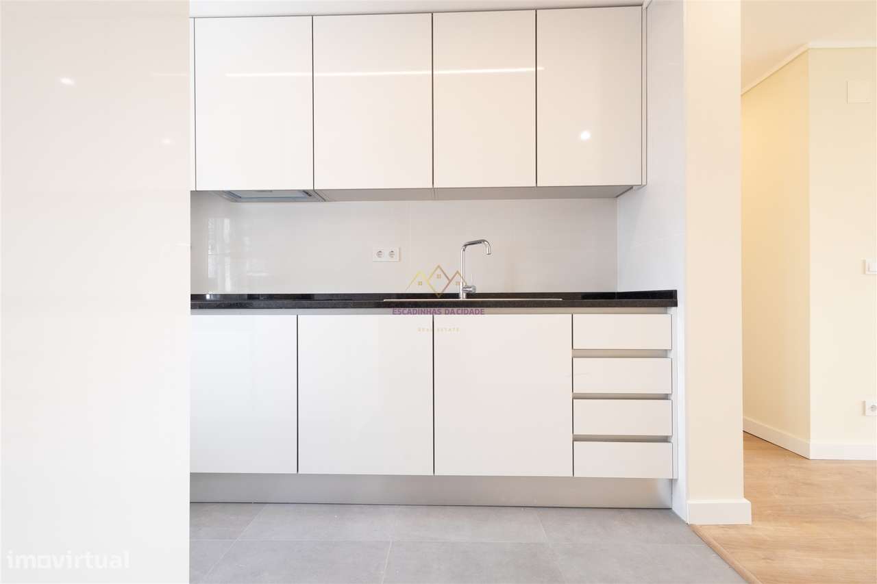 T3 Renovado Olivais com Vista Rio-4