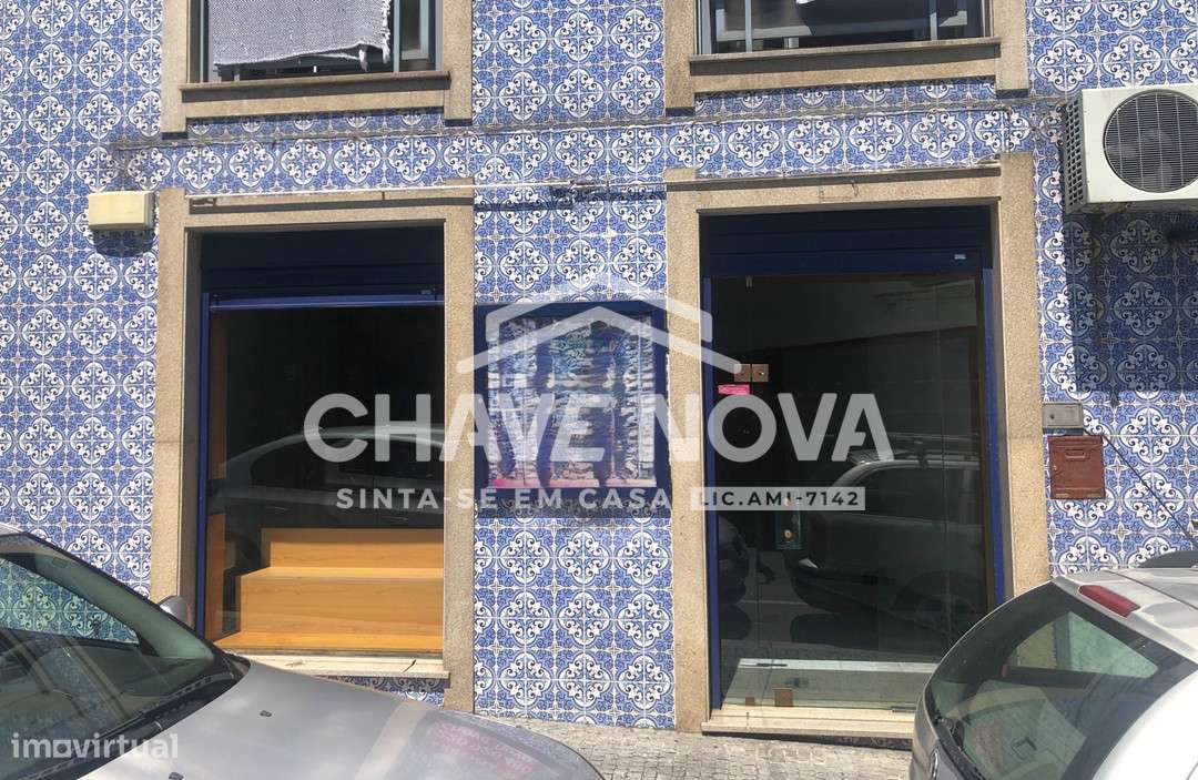 Loja de Rua  c/ Montra em Mafamude (Soares dos Reis)-15