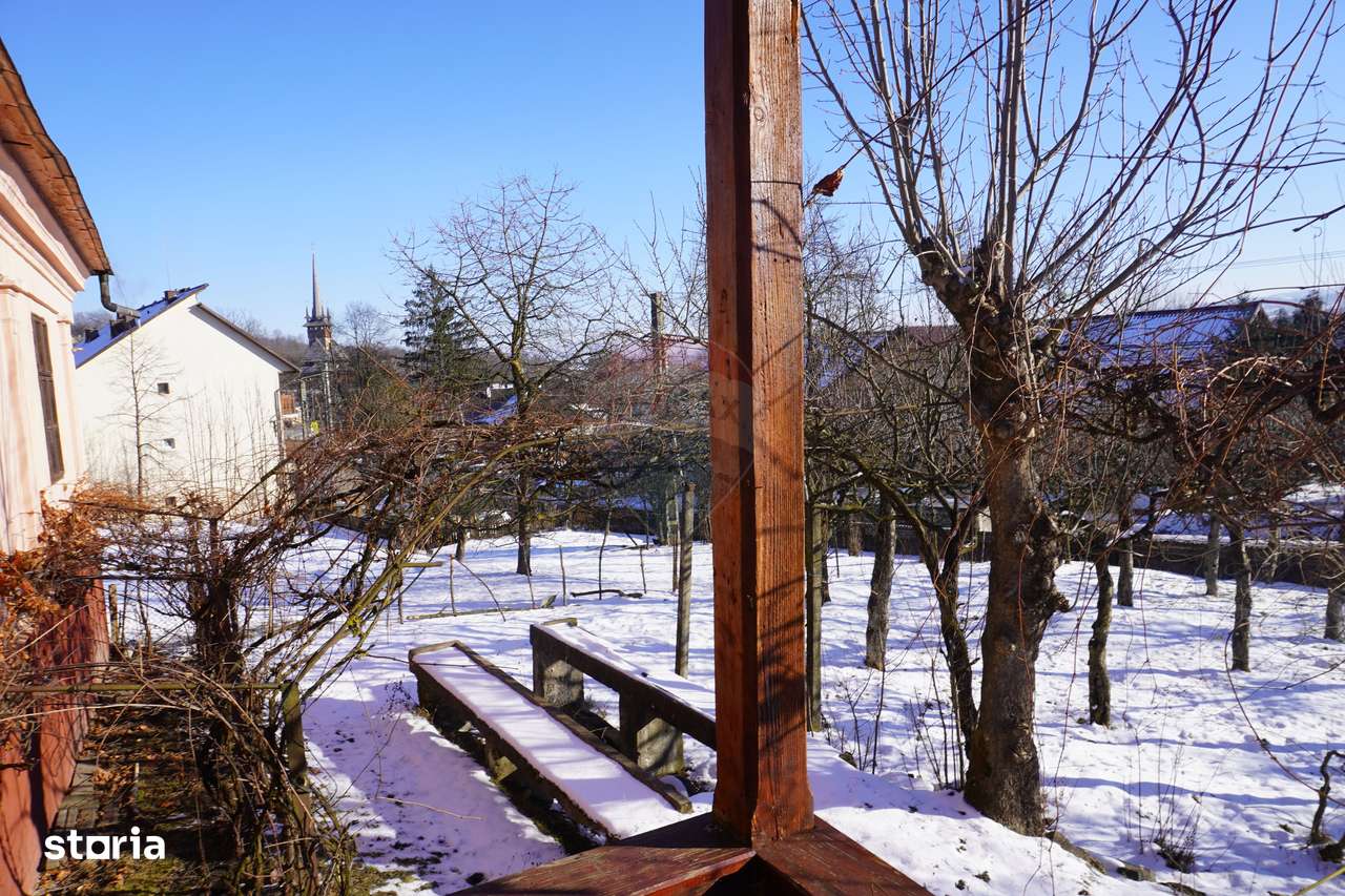 Casă de vânzare în centrul satului Desești, Maramureș - Imagine principală: 5/19