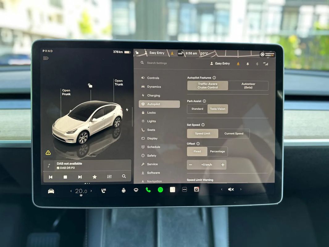 Tesla Model Y Long Range Dual Motor AWD - 25