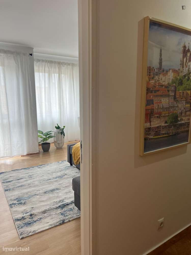 Apartamento com 1 quartos - localizado em Santa Marinha Porto - Grande imagem: 4/7