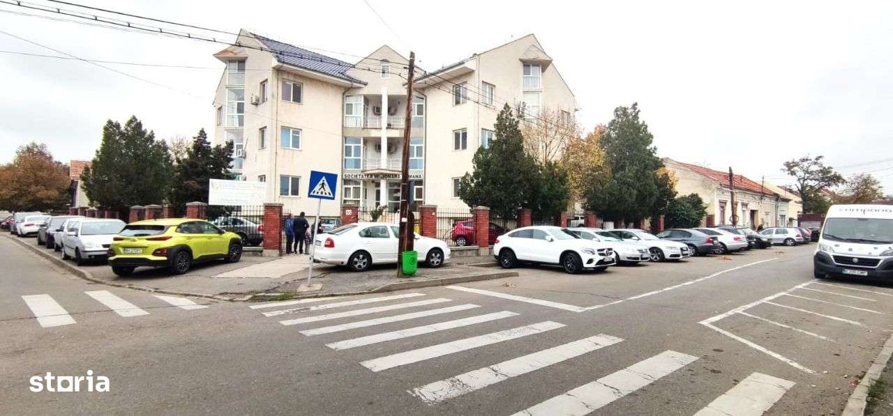 Cladire de birouri situata in zona centrala din ORADEA-0