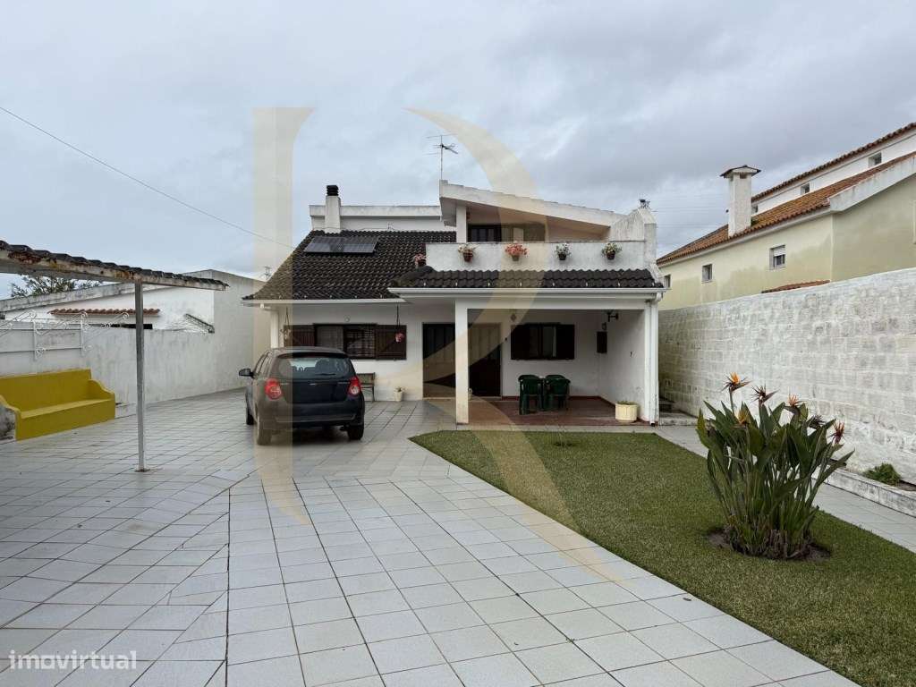 Terreno com construção existente na Quinta da Lobateira - Fernão Ferro - Grande imagem: 5/40