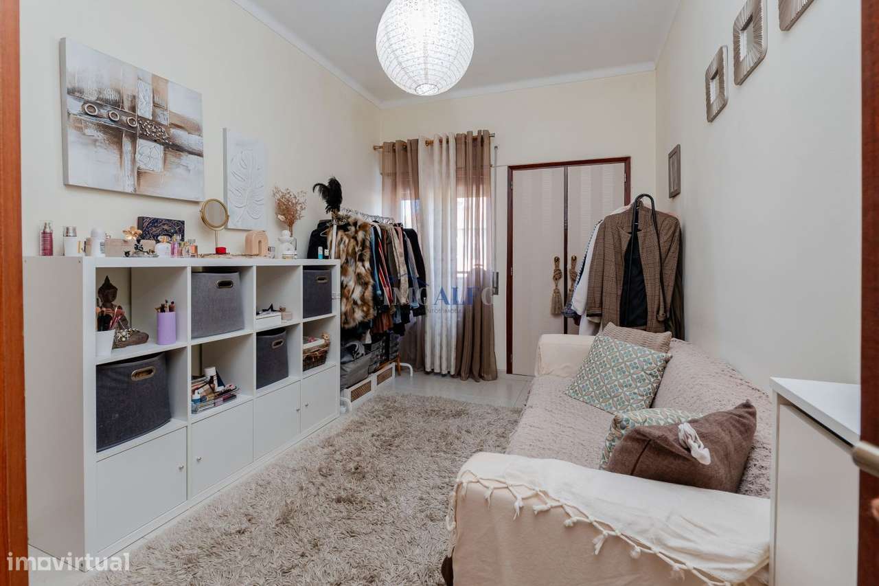 Apartamento T2 no Alto do Seixalinho, Barreiro-10