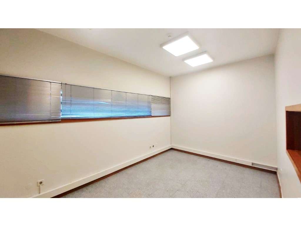 Armazém no Castêlo da Maia - Grande imagem: 5/9