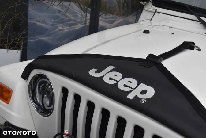 Jeep Wrangler 2.5 Sport - 24