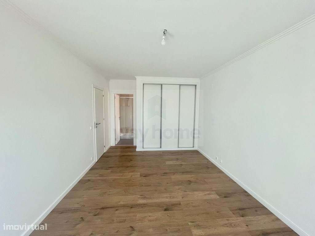 Moradia T4 | Remodelada | Vista de mar | Ericeira-14