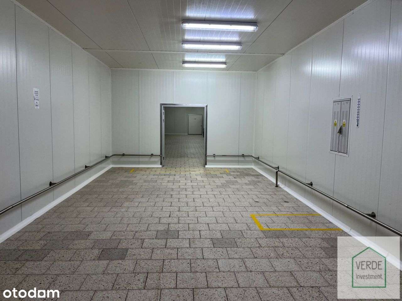 Hala produkcyjna przy trasie S11-6