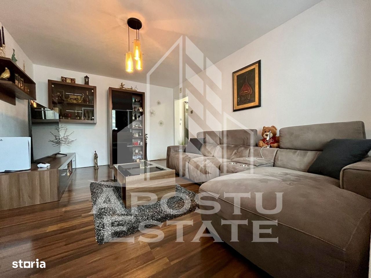 Apartament cu 3 camere, etaj intermediar, zona Spitalului Judetean