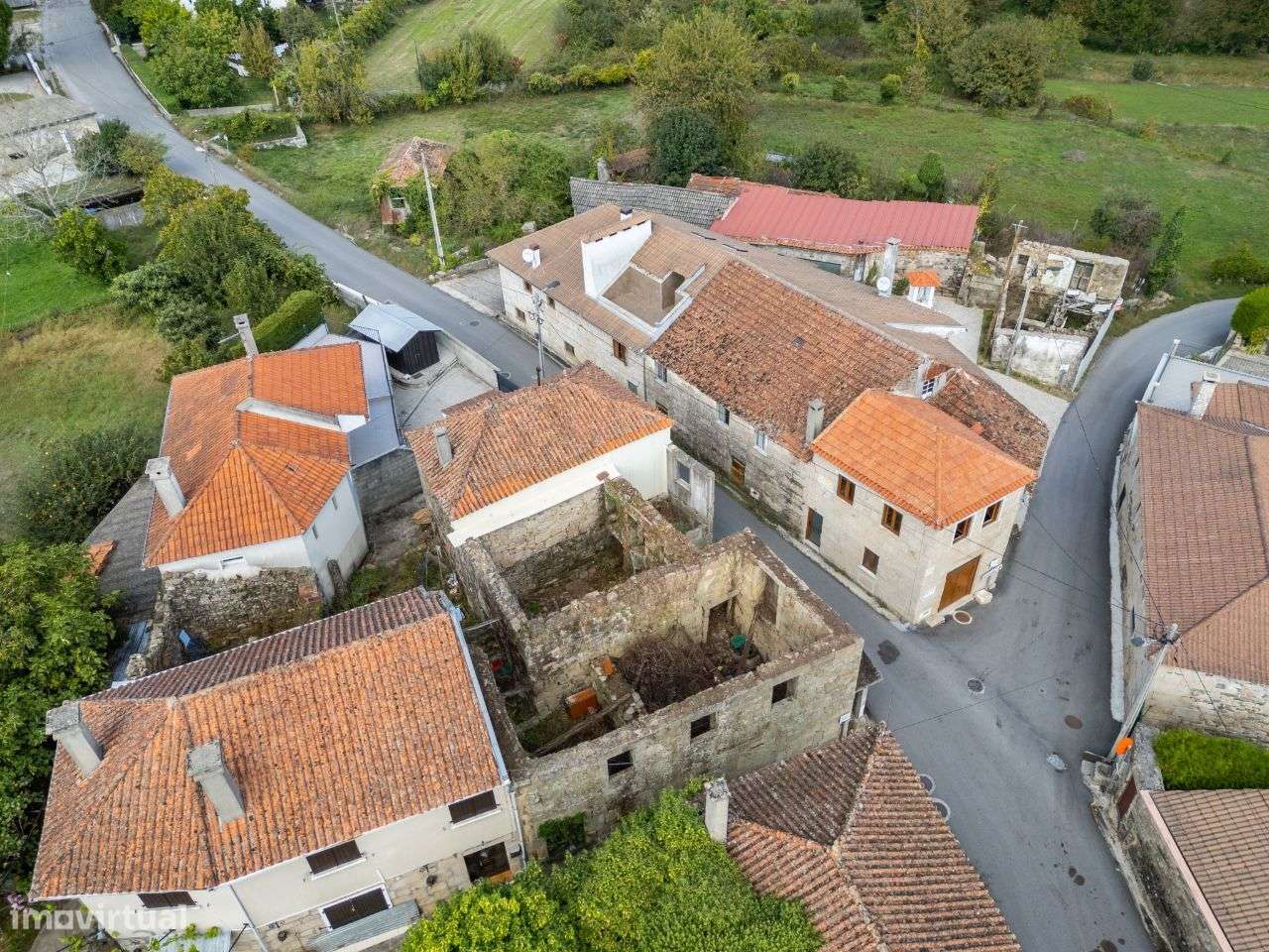 Conjunto de 4 moradias em Borbelinha, Adoufe - Vila Real-30