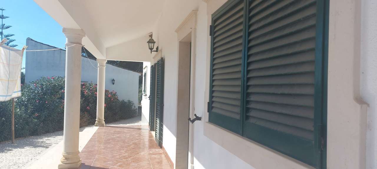 Quintinha T3+1 com sotão aproveitado em Pontével - Grande imagem: 5/15