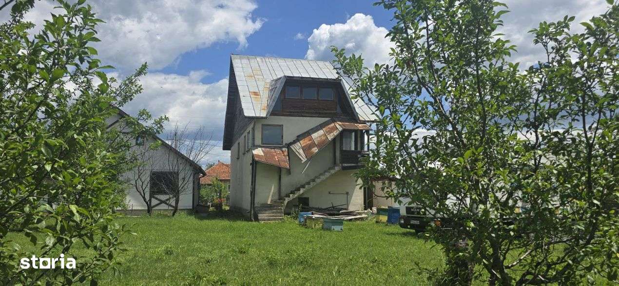 Brebu, Prahova,teren 2232mp + doua constructii in suprafata de 382mp,-3