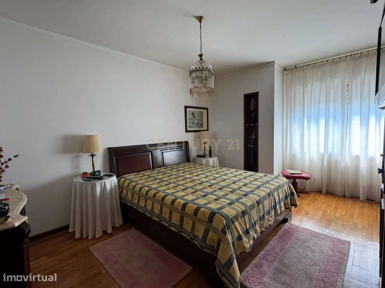 APARTAMENTO T4 DUPLEX NA PRAÇA PEDRA VERDE - ALDOAR-18