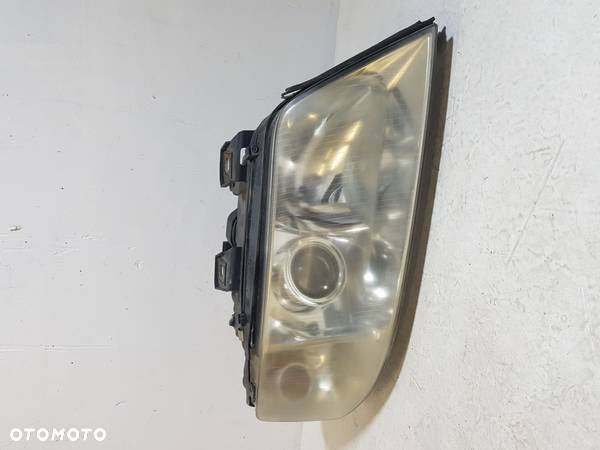 LAMPA PRAWA PRZEDNIA audi a6-c5 - 1