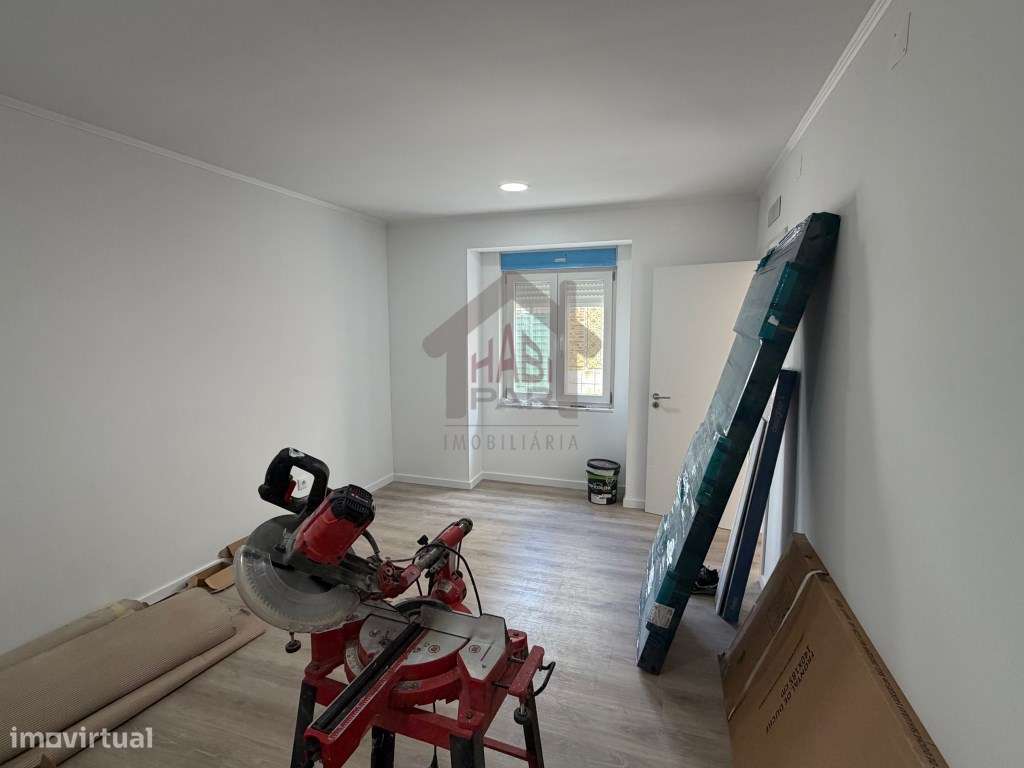 Excelente Moradia Renovada Centro Histórico de Salvaterra de Magos-18