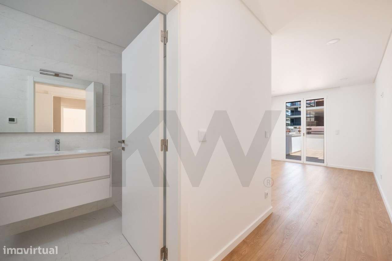 Luminoso Apartamento T2 NOVO com Terraço e Garagem Fechada — Quinta de-11
