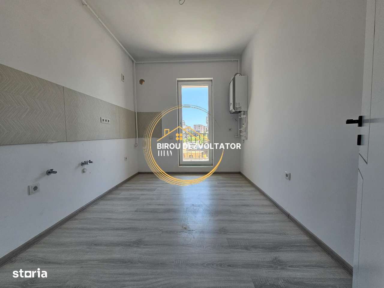 Decomandat Mare 2 bai Bucatarie inchisa Parcare bonus Titan pallady