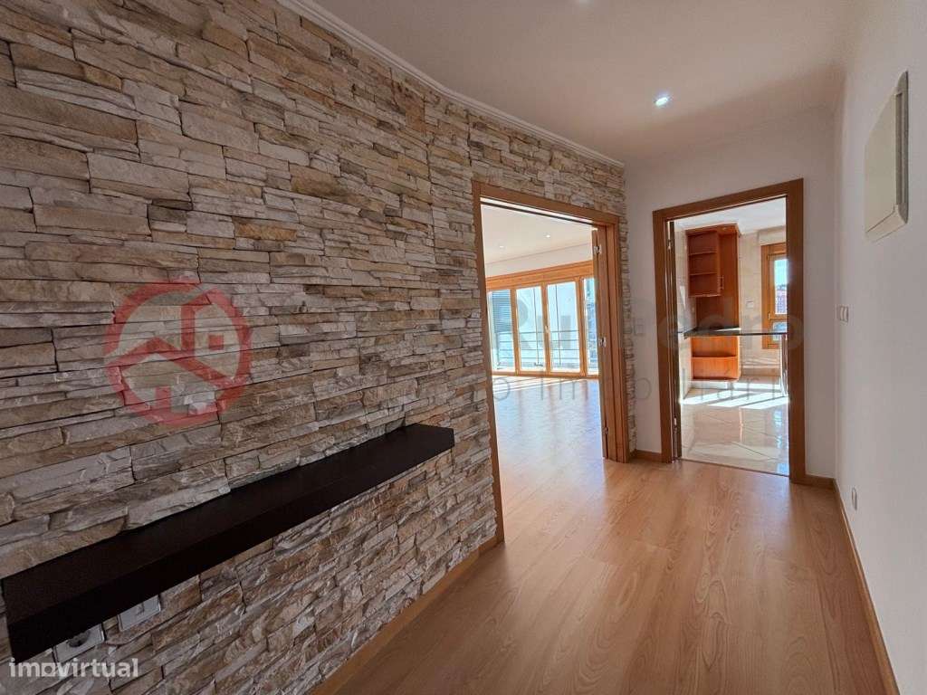 Excelente Apartamento T3, prédio com elevador, parqueamento e arrec...-2