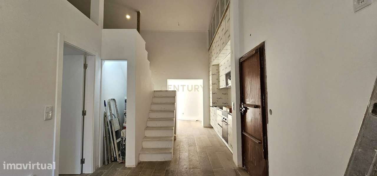 Moradia T2 + 1 no coração do bairro da Ajuda - Grande imagem: 4/36