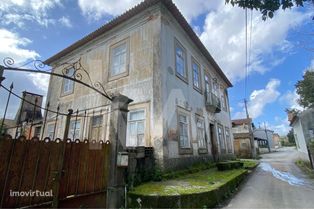 Casa centenária de início do século XIX em Macinhata do Vouga