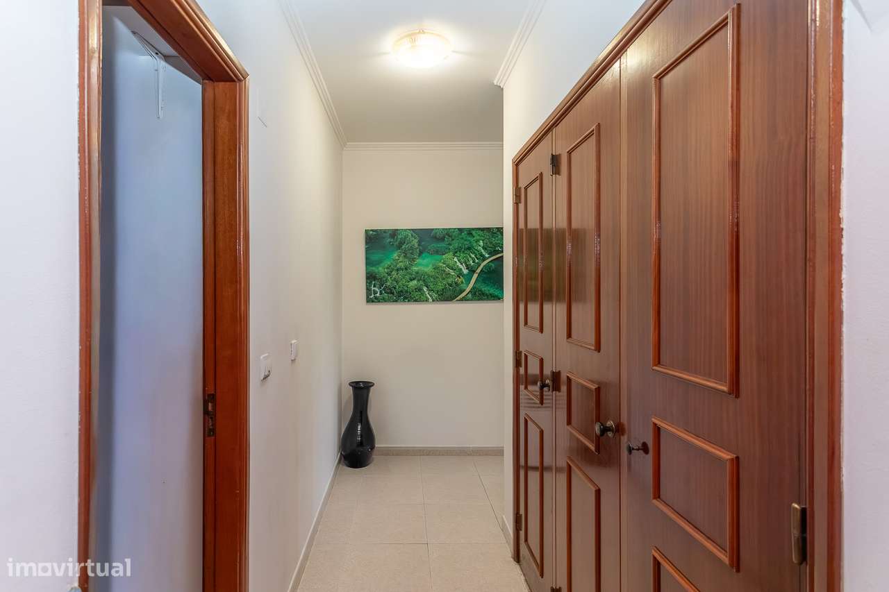 Excelente T2 na Tapada das Mercês-12