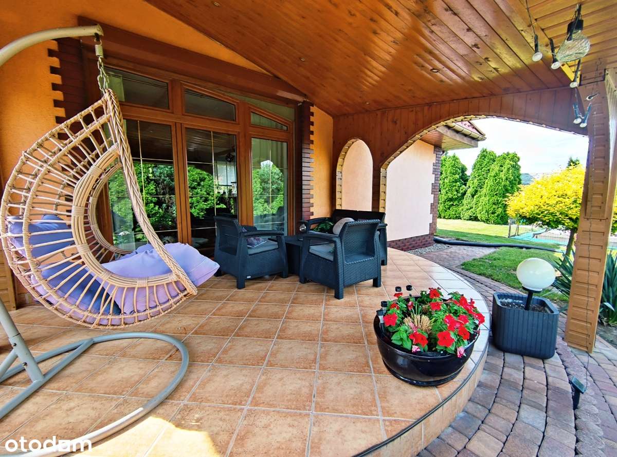 Oszczędny w eksploatacji dom, dwa garaże, duża zagospodarowana działka-6