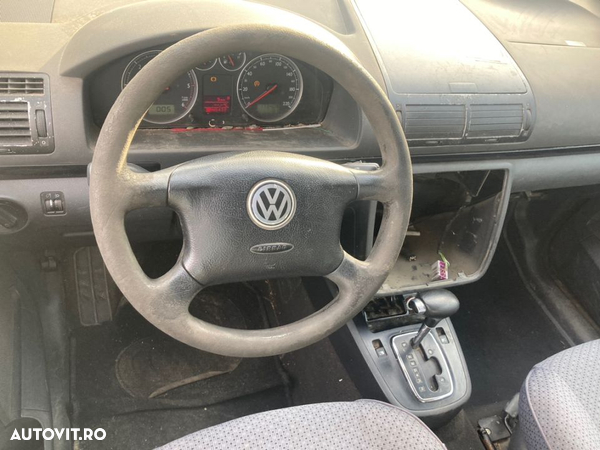 Dezmembrez VW Sharan 1.9 TDI Automat 116CP 2003 - 5