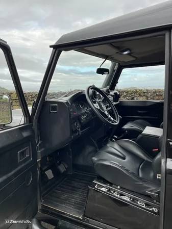 Land Rover Defender 90 SW 2.4 CRD E - 8