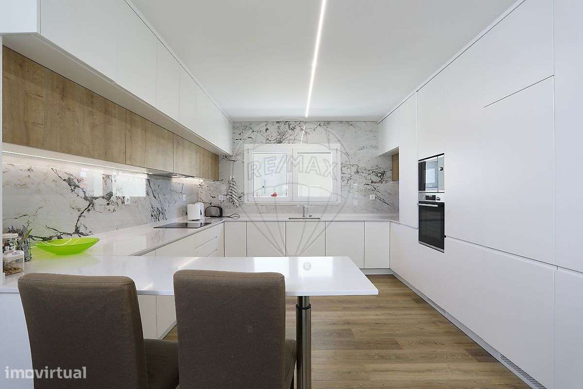 Moradia T4 para venda - Grande imagem: 2/28