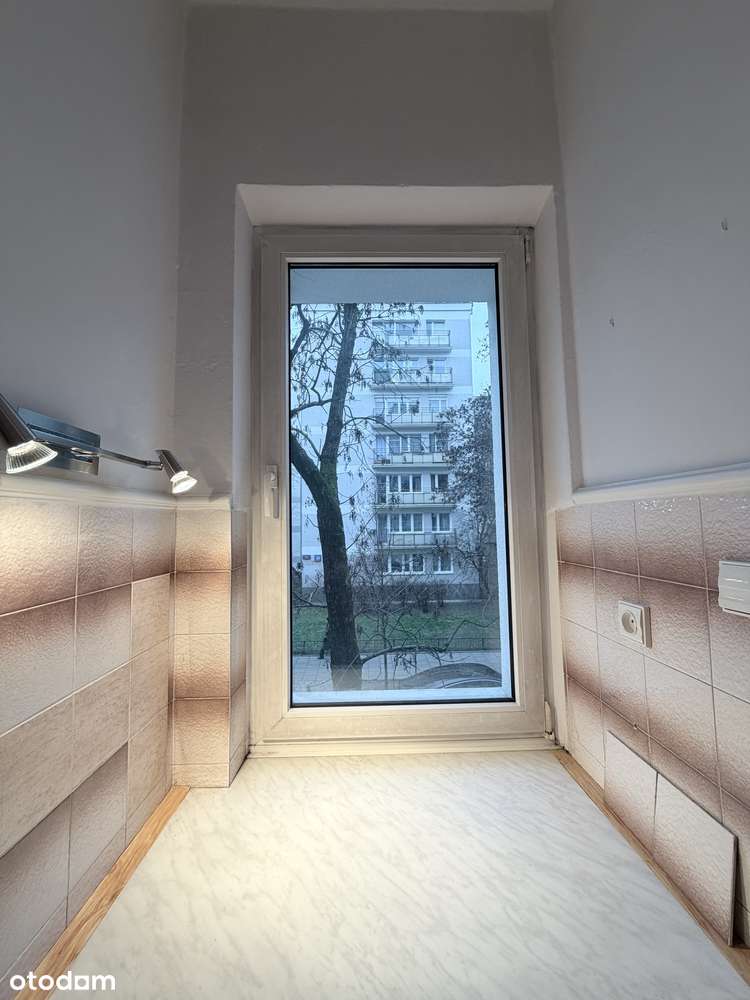 Kawalerka# Idealny rozstaw # OSOBNA KUCHNIA # WINDA # Hoża-9