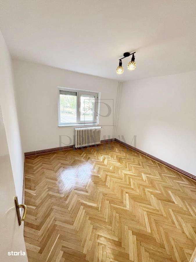 BABA DOCHIA - 3 Cam - Decom - Centrala Proprie - 2 Bai - 3 Boxe - Gara - Imagine principală: 3/11