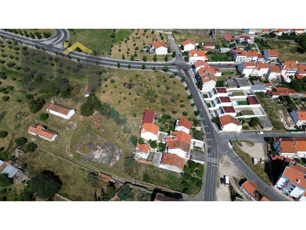Terreno urbano com 480 m² para venda em Castelo Branco!-7