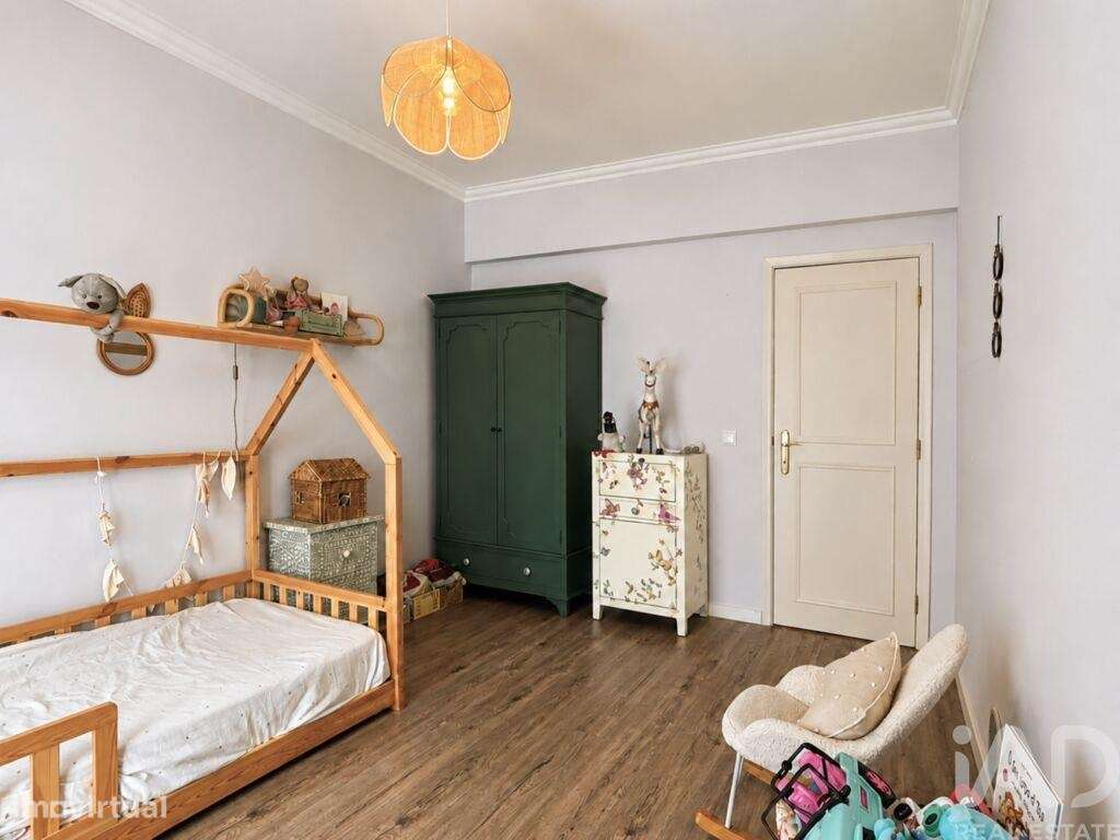 Apartamento T4 em Amora de 122 m2-20
