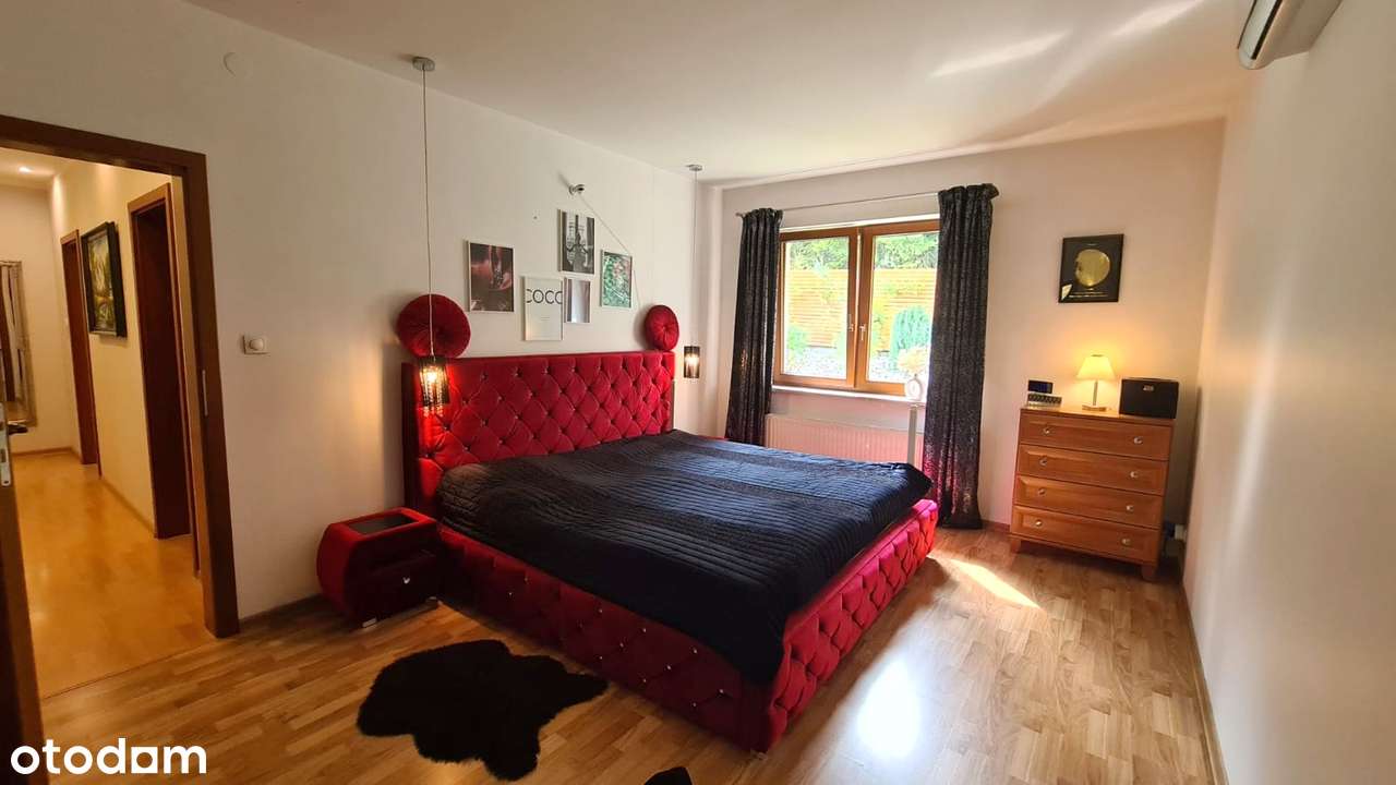 Dom z pięknym ogrodem w malowniczej okolicy-12