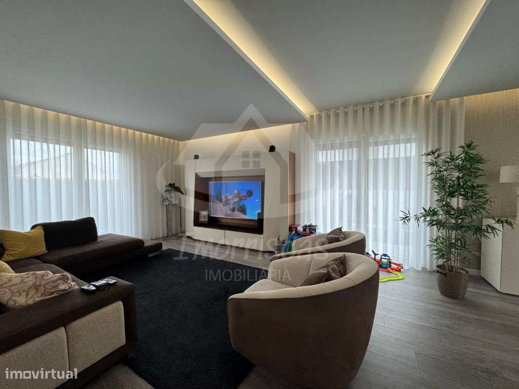 Moradia V5 com piscina e rooftop no Bairro do Cativo, Santa Iria de... - Grande imagem: 3/58