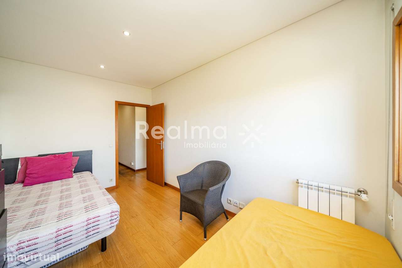 Apartamento T5 em S.Victor-39