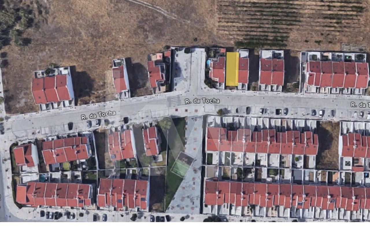 Lote de Terreno para Construção de Moradia Unifamiliar