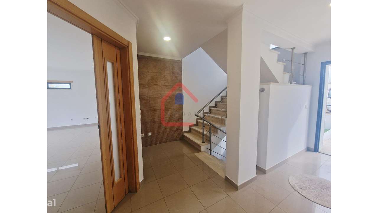 Moradia Isolada em Almada-12
