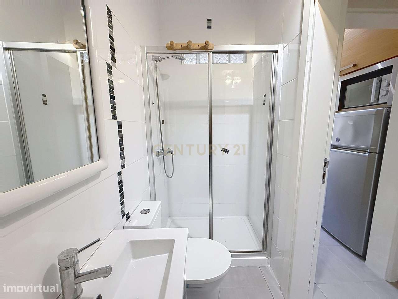 Apartamento T1 no Centro Histórico da Nazaré, a 150 Metros da Praia-17