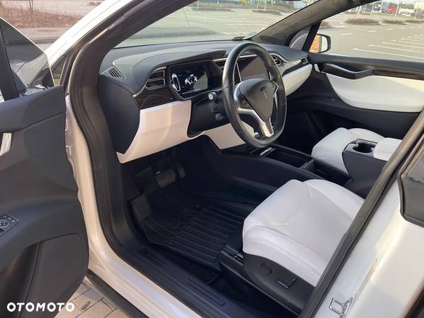 Tesla Model X 75D Allradantrieb - 18