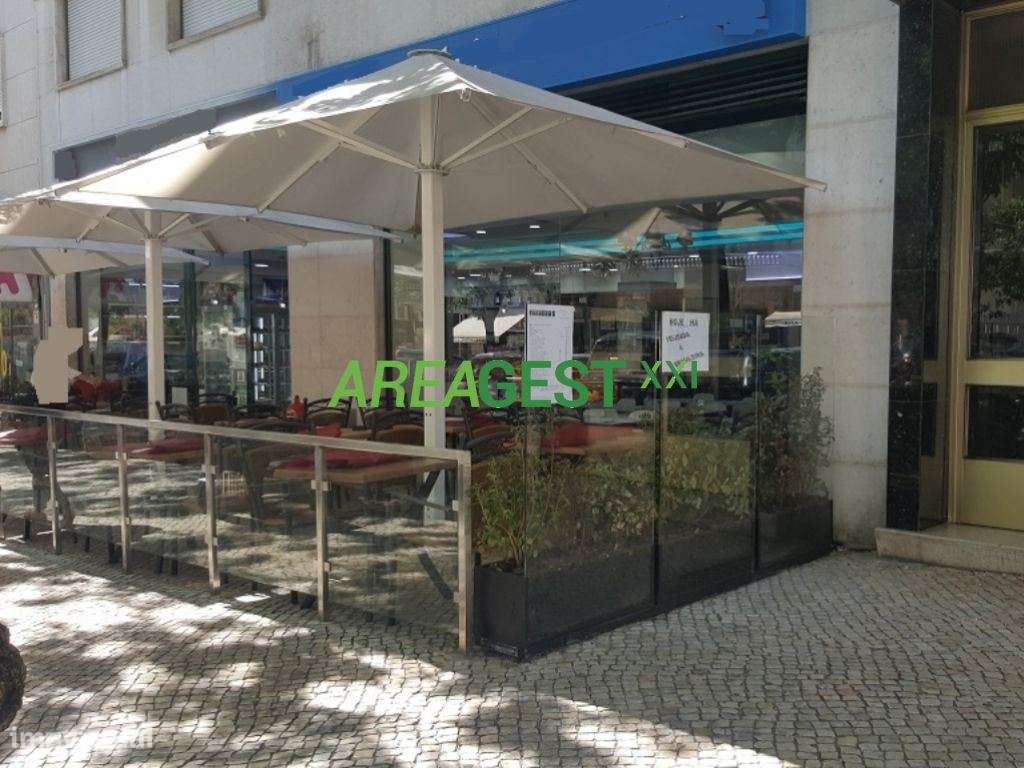 Loja para venda com rendimento, em São Sebastião, Lisboa-7